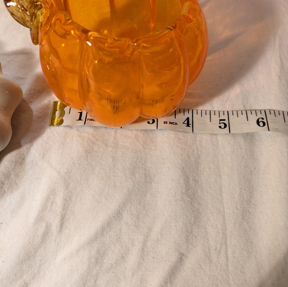 Fall pumpkins 2 off white ceramic with lids and 1 art glass orange pumpkin - Picture 6 of 9